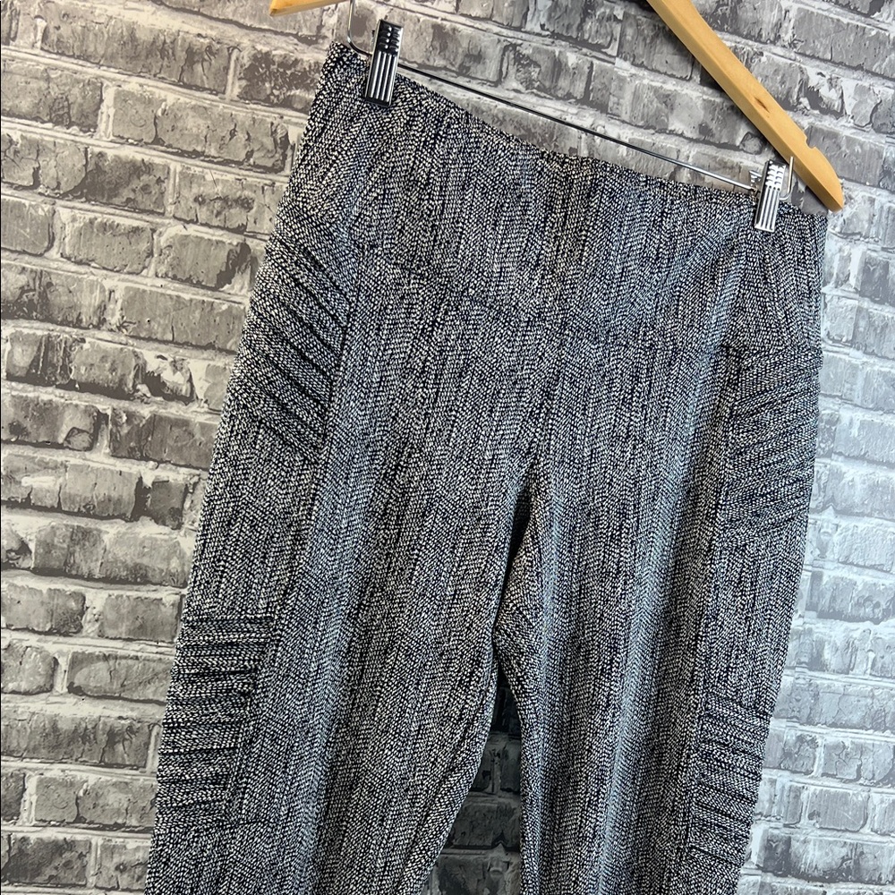 Athleta Black Textured Leggings - Picture 2 of 9